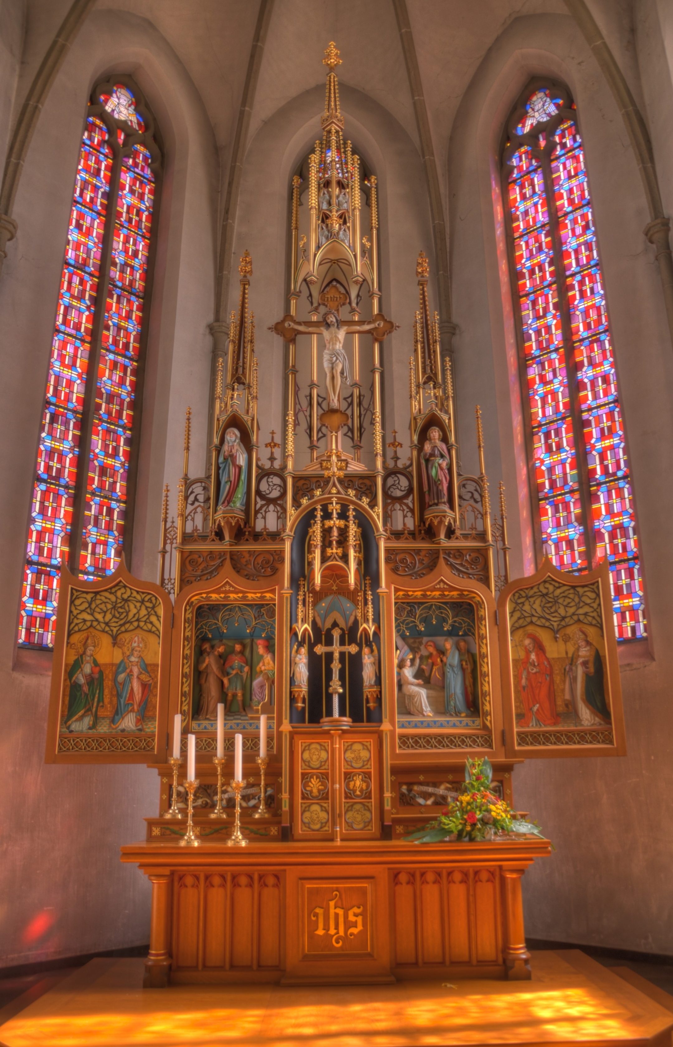 katholische Kirche St. Suitbert: Hochaltar